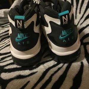 Nike air diamond turf emerald green size 8US